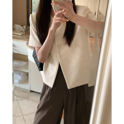 広いツーボタンブレザー