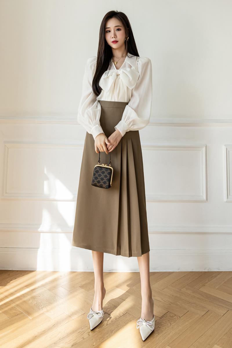 ミドル丈プリーツスカート