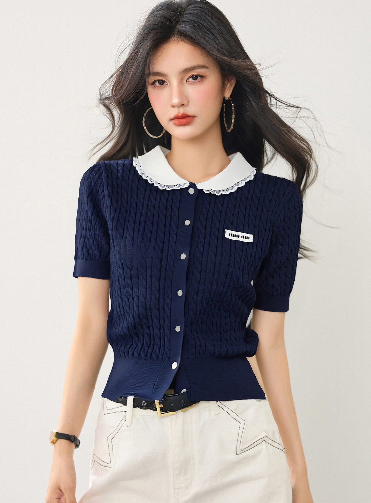 ラウンドネックロゴニット半袖トップス