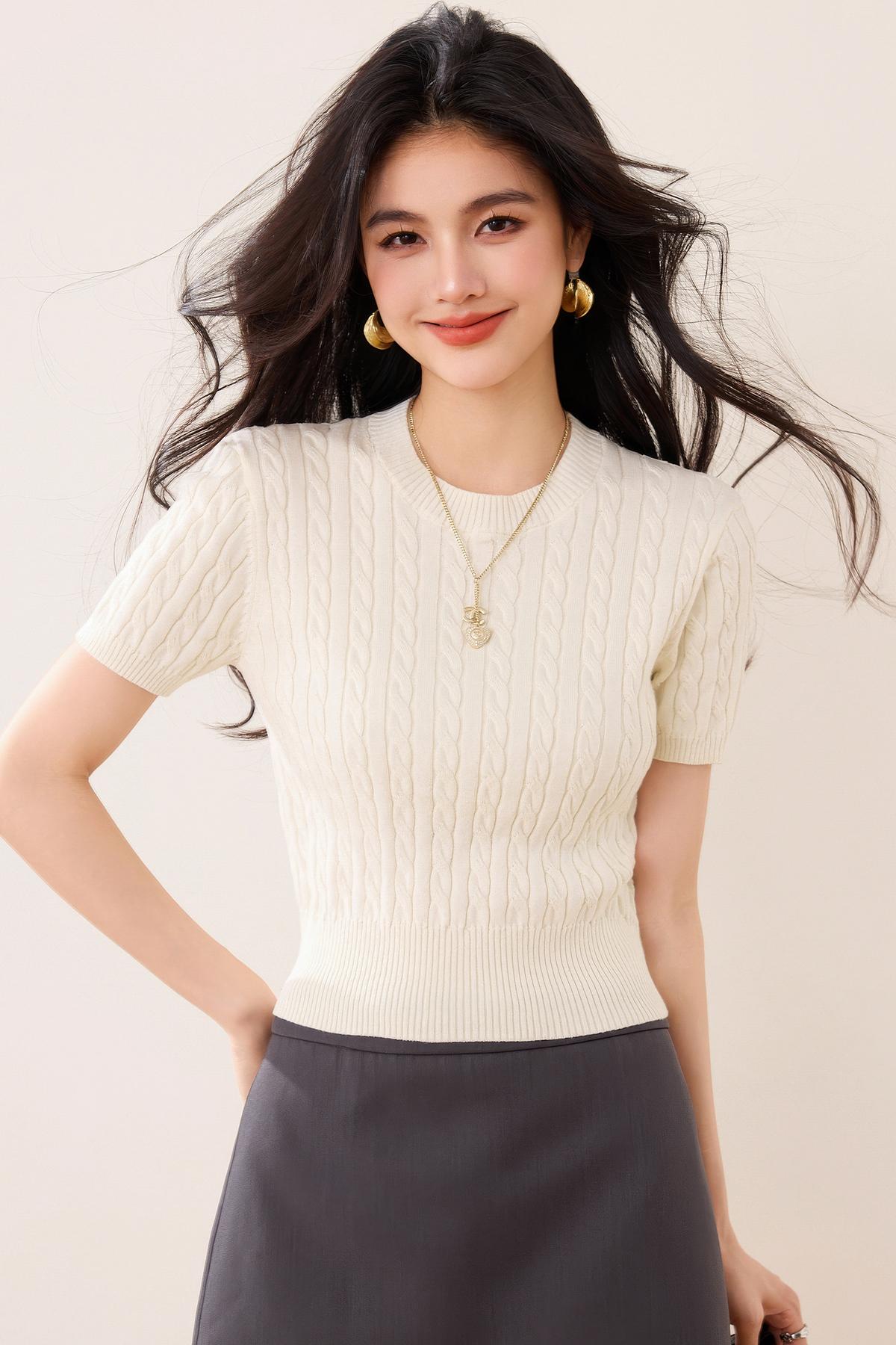 ホワイト半袖セーター