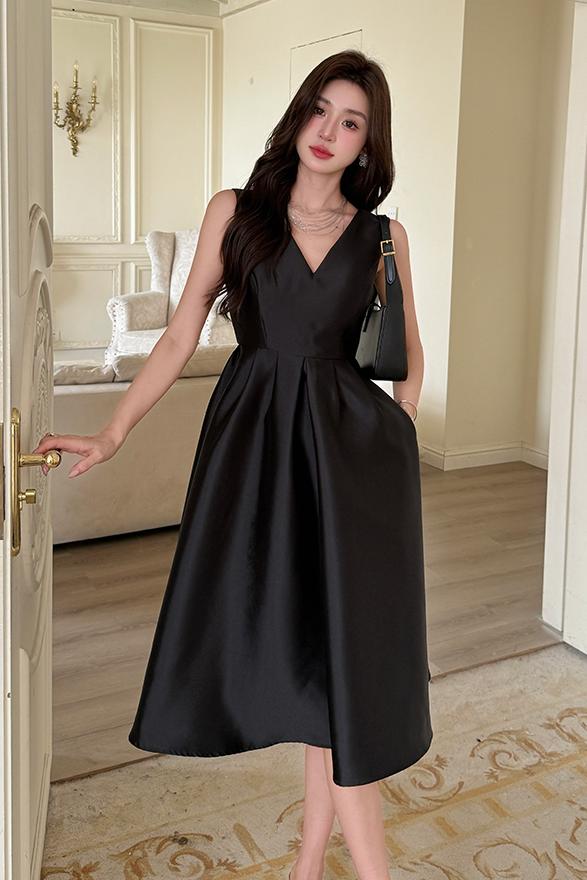 Vネックプレミアムサテンテクスチャドレス