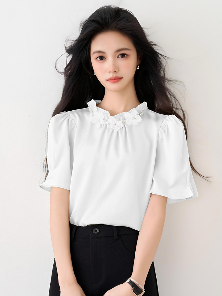 スタイリッシュなスリミングTシャツ