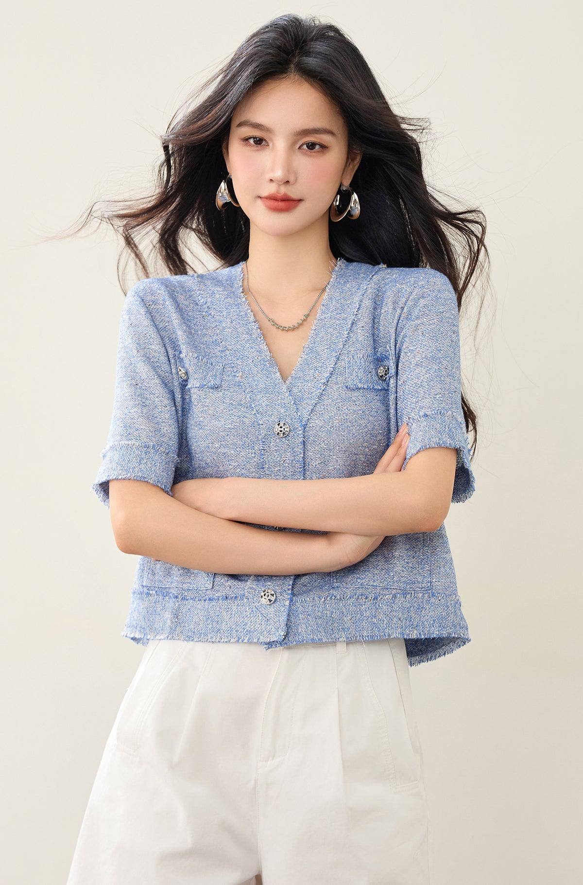 Vネックプルオーバーブルー起毛トップ