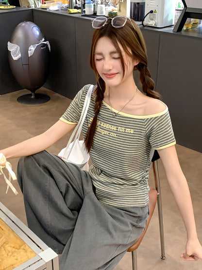 ワンネックレタープリントニットTシャツ