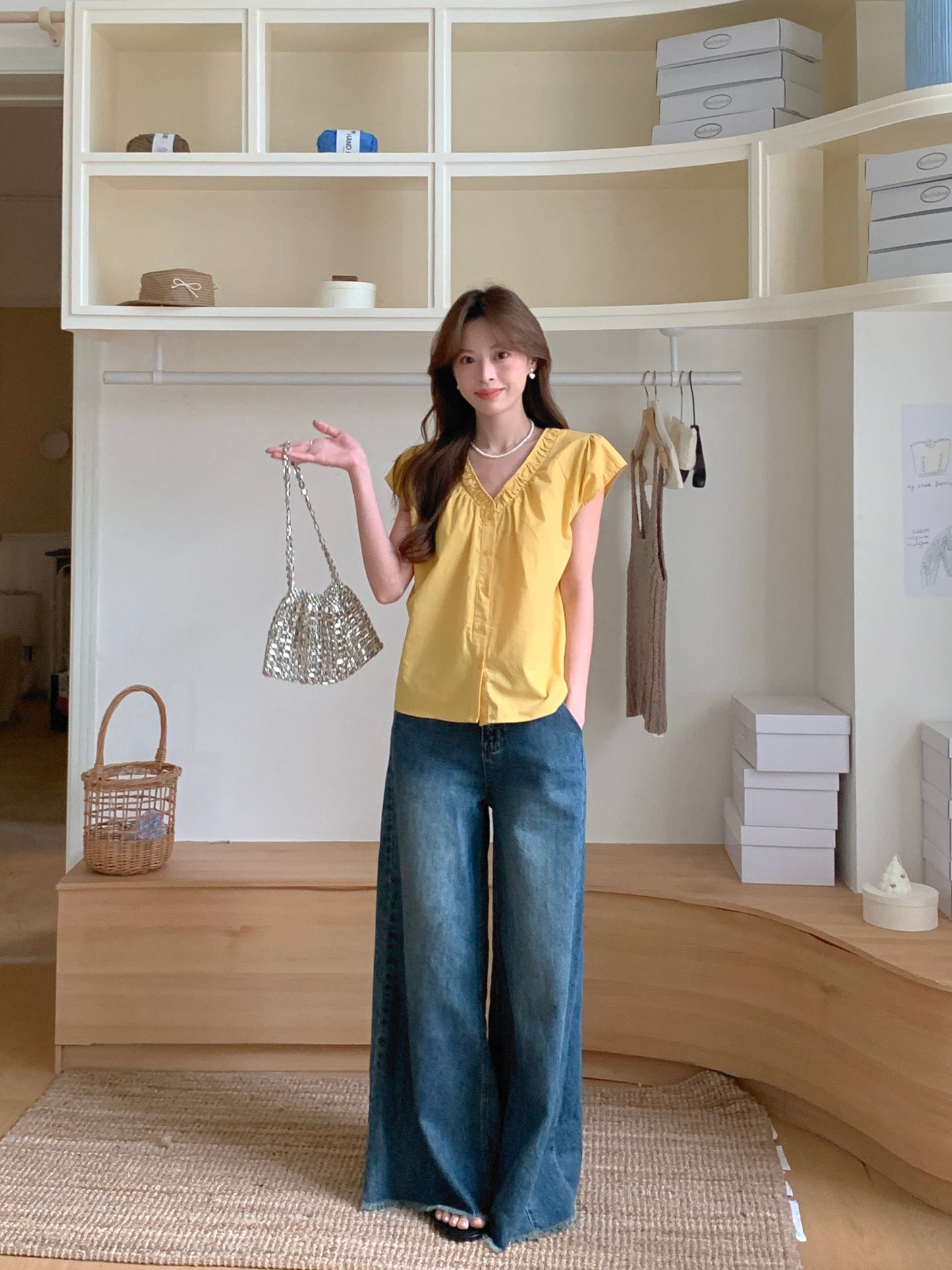 Vネック半袖ショートトップ