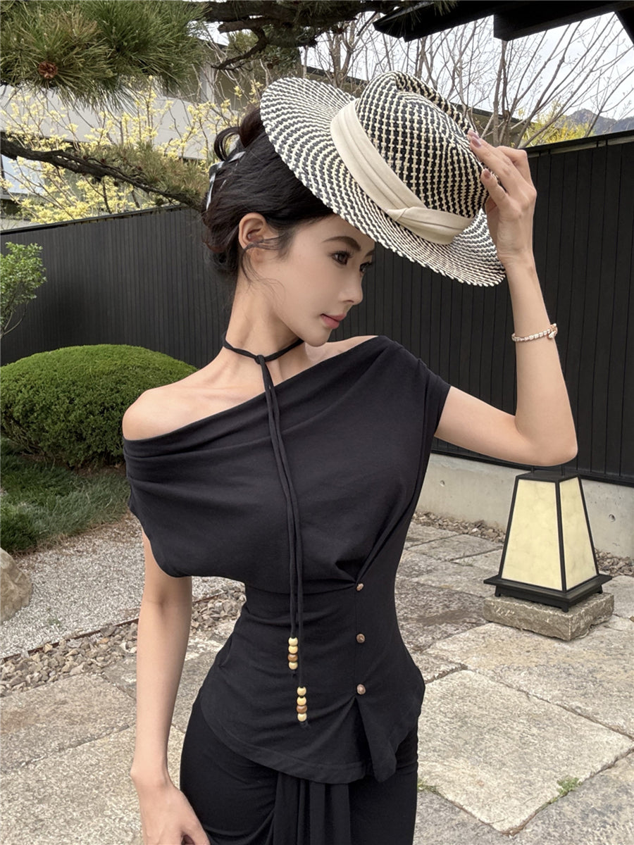 斜めショルダートップ +ヒップカバースカート