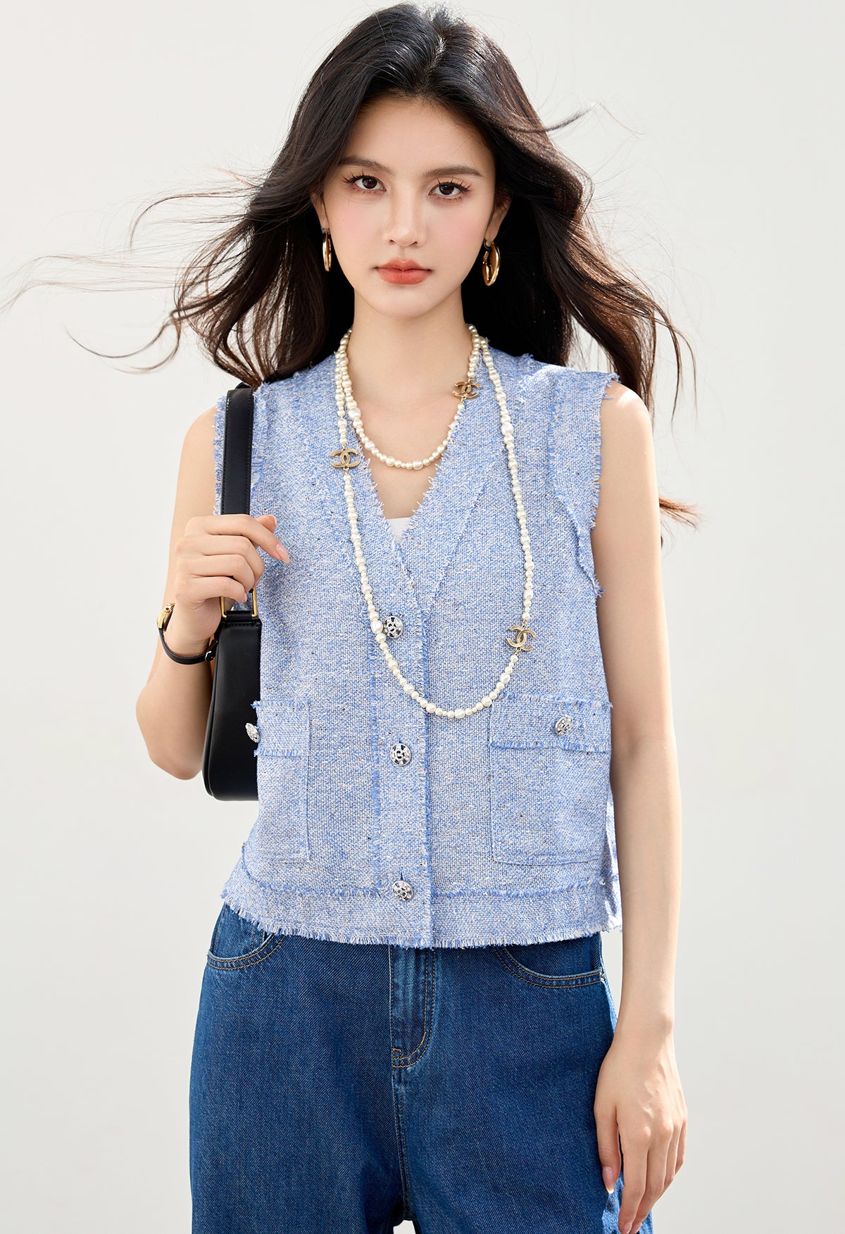 Vネックライトウェイトトップ