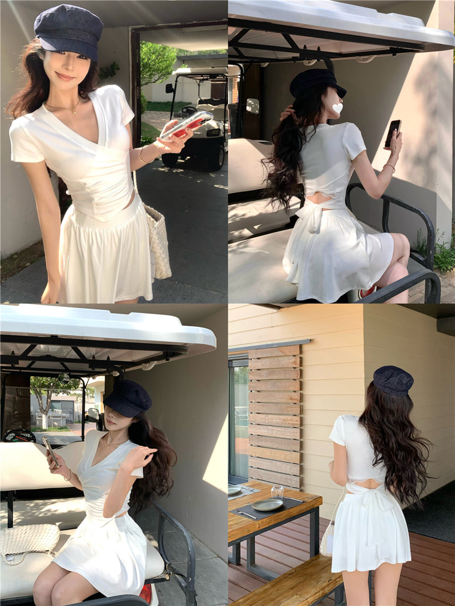 VネックスリムフィットTシャツ+スカート