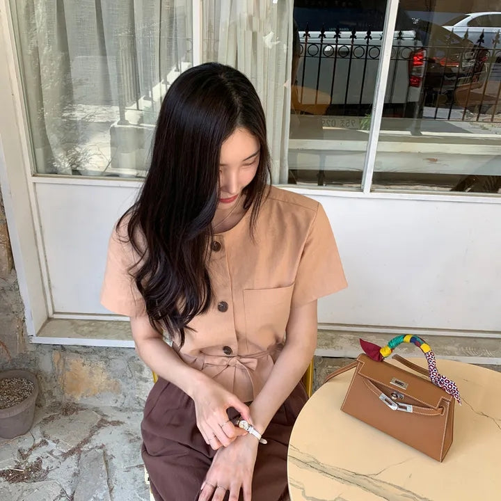 ラウンドネックレースアップシャツ