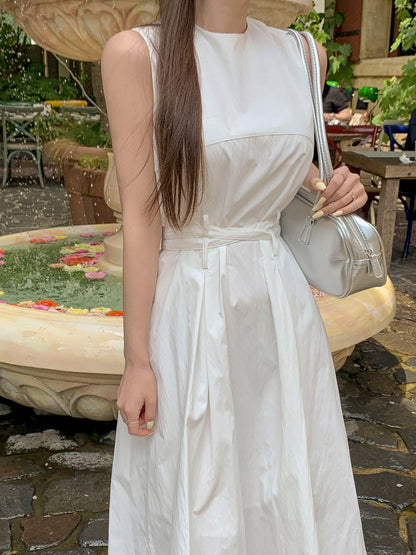 広いノースリーブベストドレス