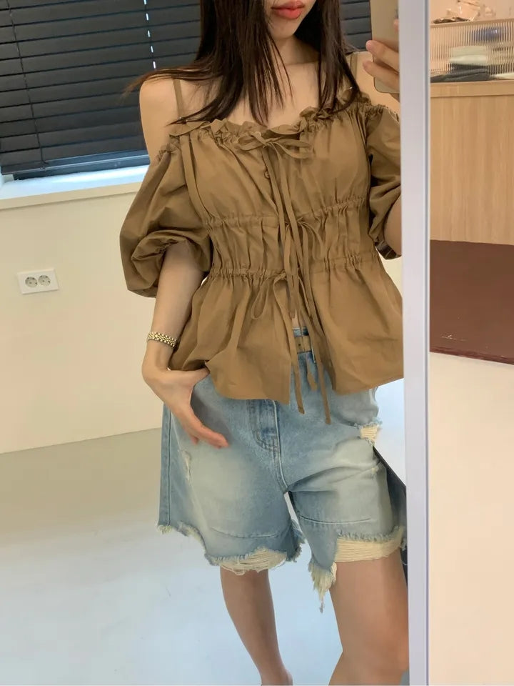 オフショルダーストラップ付きシャツトップ