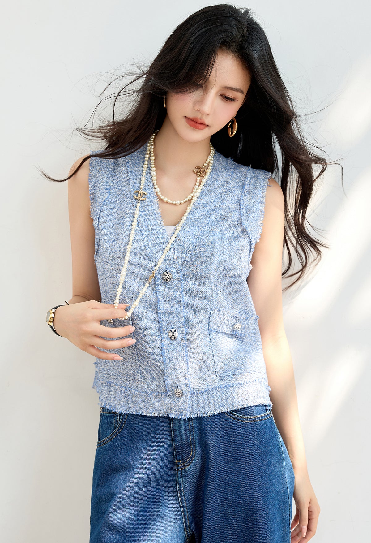 Vネックライトウェイトトップ