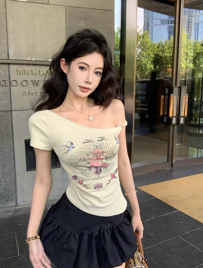 プリント斜めショルダー半袖Tシャツ