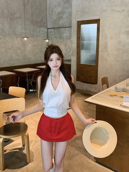 Vネックホルタートップ+ヒップカバースカート