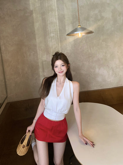 Vネックホルタートップ+ヒップカバースカート