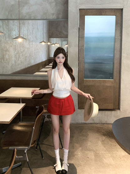 Vネックホルタートップ+ヒップカバースカート