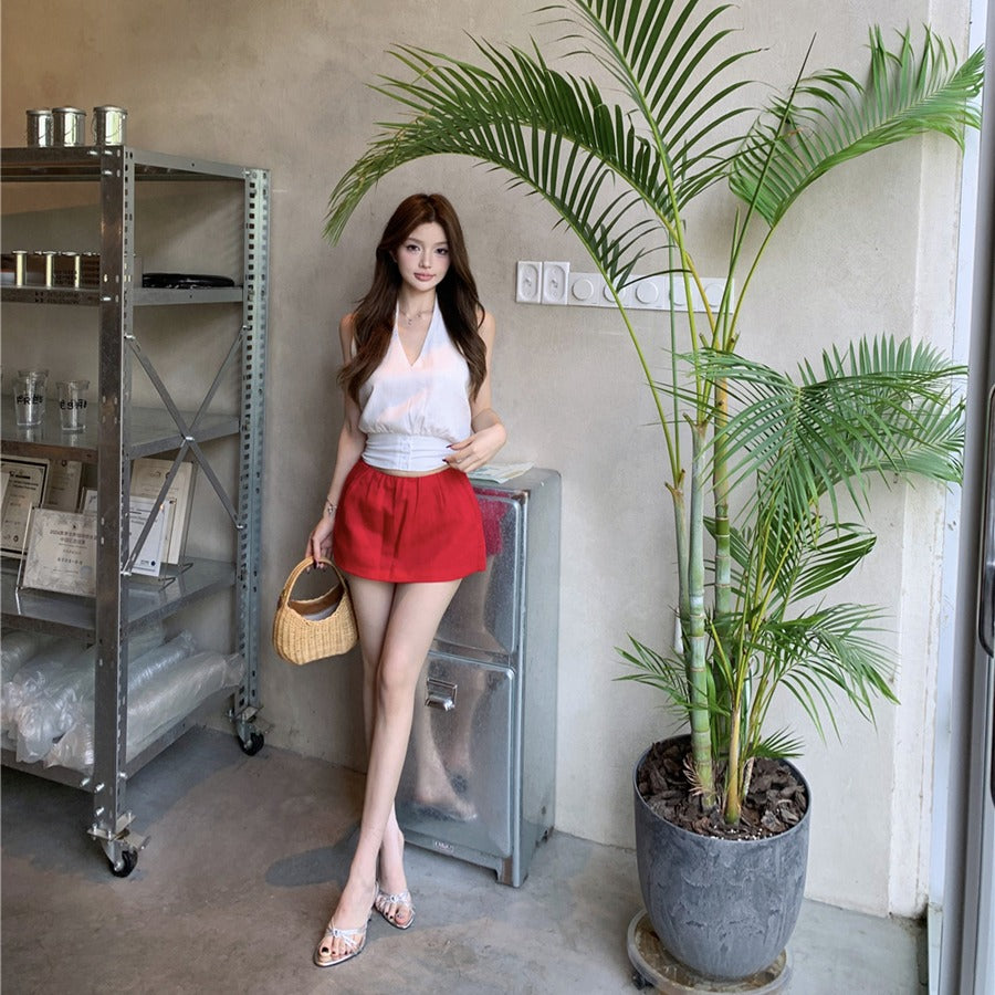 Vネックホルタートップ+ヒップカバースカート