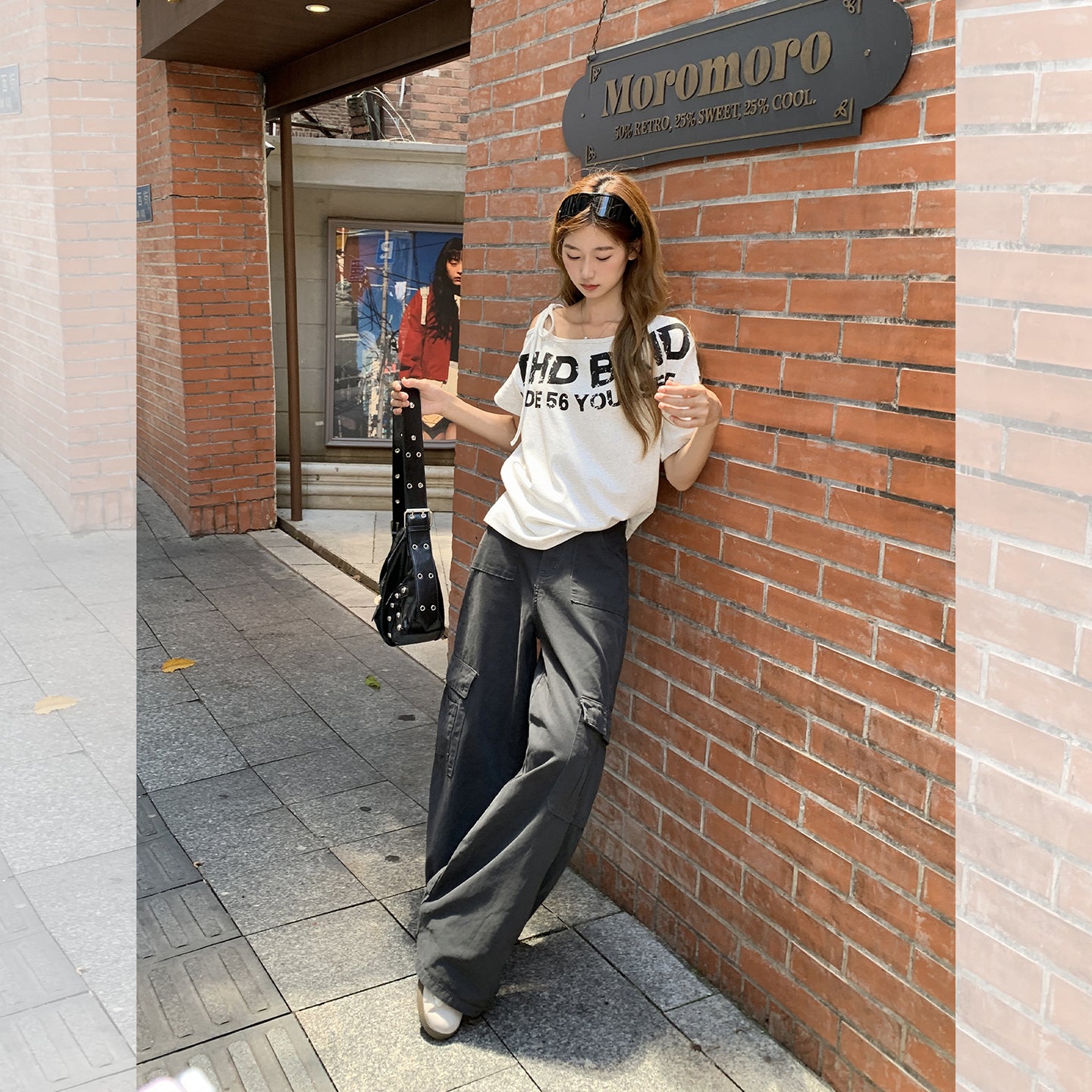 オフショルダー半袖Tシャツ